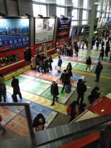 Shinagawa - Bahnsteigmarkierungen